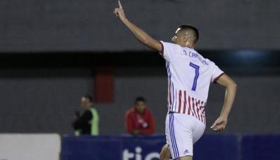 Furioso comienzo de la albirroja, que gana 1-0