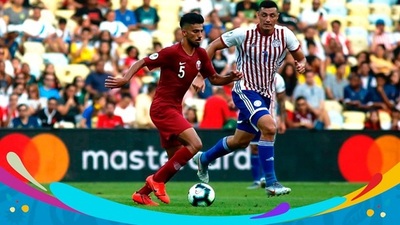 Paraguay decepciona en su debut
