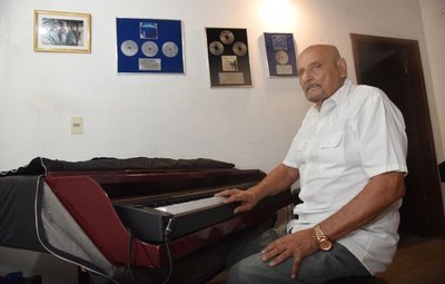 Homenaje a Óscar Faella