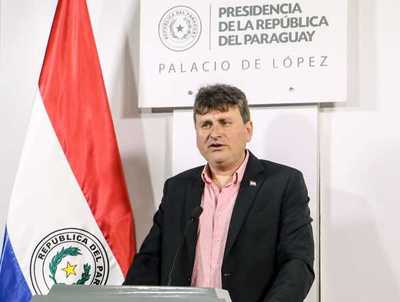Ministro de Agricultura: "El Estado no comprará deudas por motos o muebles"