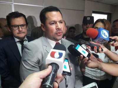Ulises Quintana seguirá preso
