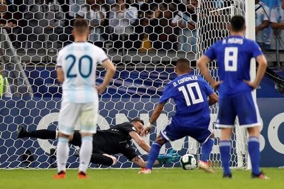 El VAR y Armani impiden la victoria de Paraguay