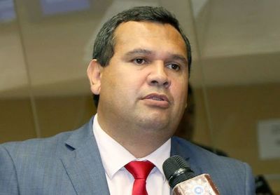 Plantean que salario de maestros jubilados se equipare al de los activos