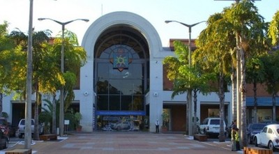 Shopping del Sol prohibe el ingreso a mujer transexual por su condición