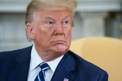 Trump niega que violara a una periodista en 1995