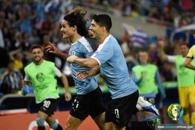 Un golazo de Cavani le da la victoria a Uruguay ante Chile