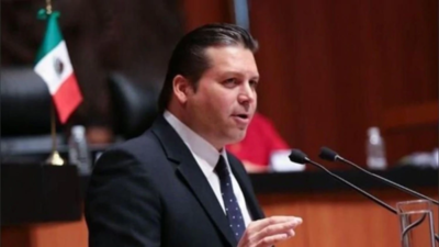 Senador propuso modificar la ley para que sea legal 'tomar algunas cervecitas en el trabajo'