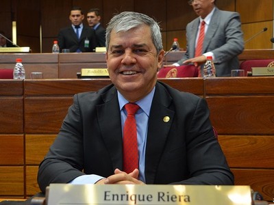 Senador denuncia pacto entre el PQ y el oficialismo para designar a Llanes en la Corte