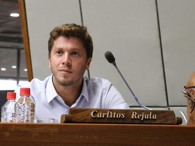 Diputado lamenta no ser útil para el país