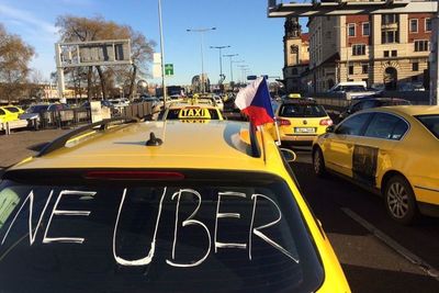 Chofer de Uber agredido por taxistas dice que la PMT se hizo de la vista gorda