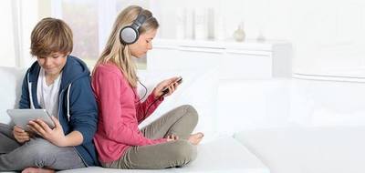 Uso excesivo de redes sociales y televisión aumenta síntomas depresivos en adolescentes, según estudio