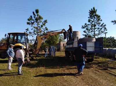 Distribuyen balanceados, semillas y fertilizantes a productores de Ñeembucú