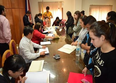 Misiones: primer desembolso de becas EBY sería en una semana