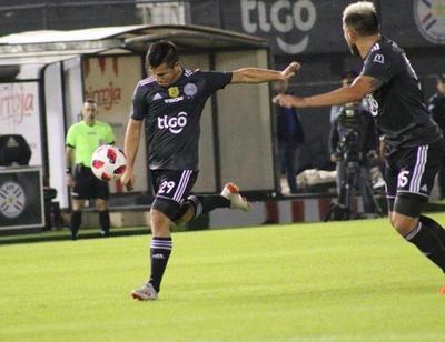 Hugo Quintana tuvo una luxación en la rodilla