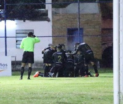Tembetary eliminó a Independiente