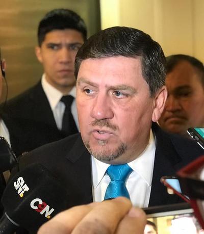 Presidente del Senado considera necesario contar con nuevo equipo para negociar con Brasil