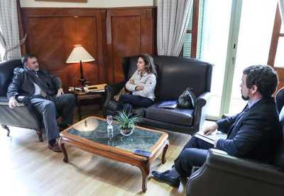 Banco Mundial ratifica apoyo a Paraguay en diversos ámbitos, como salud y gasto público