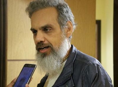 Leo Rubin: "No podemos seguir teniendo un presidente colgado de Brasil"