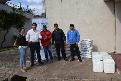 EBY entrega insumos a Junta de Saneamiento de Coratei-Ayolas