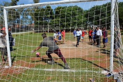 Implementarán escuelas de fútbol en centros educativos como reinserción de jóvenes