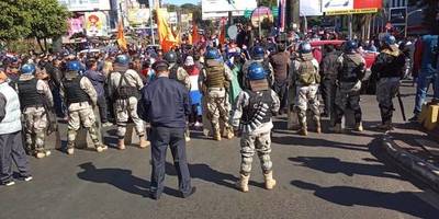 Represión en CDE: Ministro dice que tenían que pasar camiones con explosivos de Dimabel