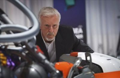 James Cameron llega a la edad de jubilación con cinco taquillazos por estrenar