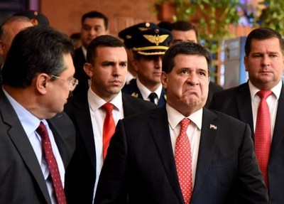 Para Dani Centurión, Horacio Cartes debió jurar como senador
