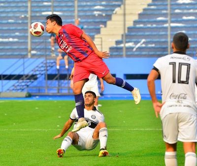 Olimpia golea pero Cerro sigue líder