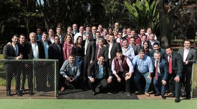 Diputados cartistas se reúnen con Abdo para brindarle apoyo