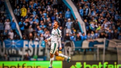 Palmeiras derrota a domicilio al Gremio y espera tranquilo el juego de vuelta