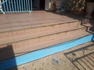 Colegio, sin rampas