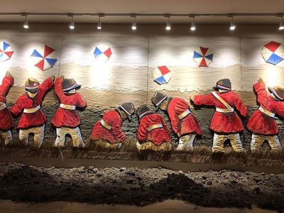 “Pyhare galería-pe”, heta gente oñembyaty