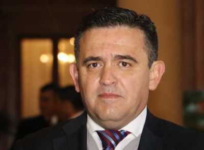 Duro cruce entre el ministro Petta y el senador 'Beto' Ovelar