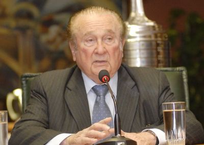 Tras prolongada internación falleció anoche Nicolás Léoz