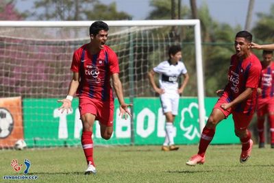 Cerro se quedó con el clásico y la cima