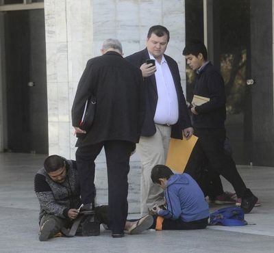 Amarilla espera que la Corte defina su pedido de volver al Senado