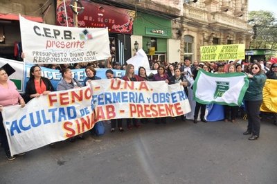 Paro académico UNA: Docentes exigen Gs 24 mil millones para nivelación salarial