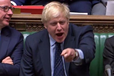 Opositores a Brexit sin acuerdo asestan duro revés a Johnson