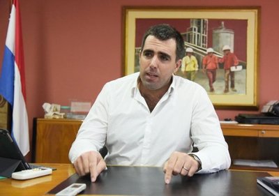 Presidente renunciante de la INC niega desacuerdos con Mario Abdo