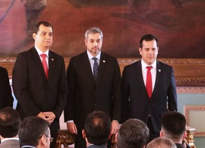 Mario Abdo tomó juramento a nuevos ministros de Agricultura y de Justicia