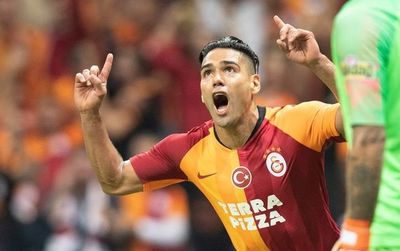 Falcao da la victoria al Galatasaray