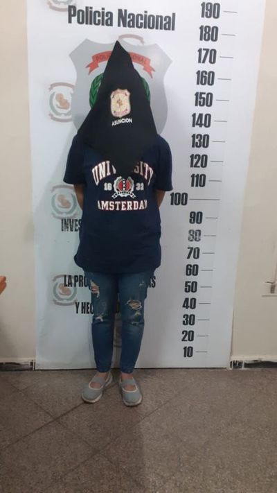 Detienen a conductora del vehículo desde el cual dispararon a policía