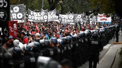 La protesta social crece en una Argentina marcada por la crisis