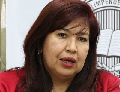"Si tienen que sacar el rubro de la rectora, yo no tengo ningún inconveniente"
