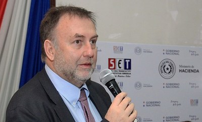 Hacienda anuncia que ya no hay plata para gastos inútiles: “Hay que ajustarse los cinturones"