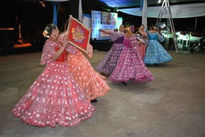 Festival folclórico en evento de pesca en Ayolas