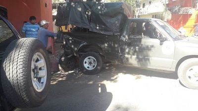 Militar y quinielero resultan heridos tras accidente