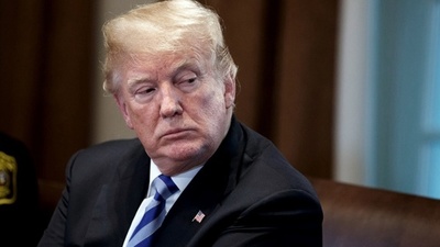 Trump vuelve a arremeter contra los demócratas por el juicio político