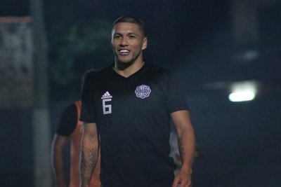 Richard Ortiz queda fuera del juego ante General Díaz