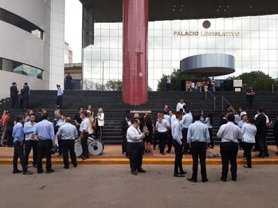 Sindicatos rechazan horario escalonado y anuncian manifestaciones